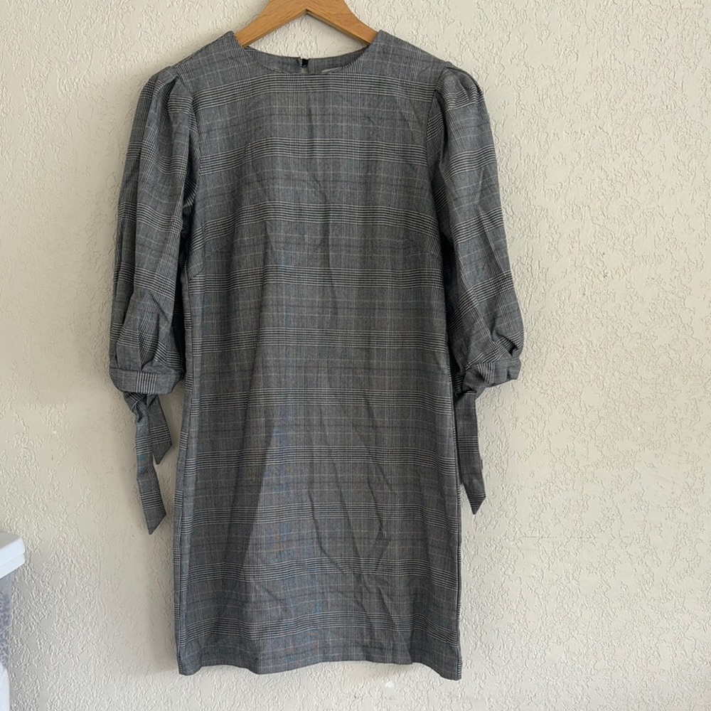 HM plaid mini size 8 Elegant Gray Plaid Dress